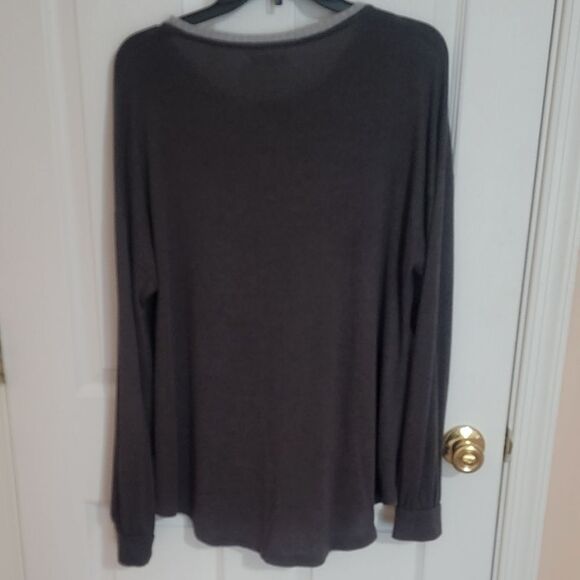 Maurices Gray and Black Lace Top Size L - Picture 2 of 4